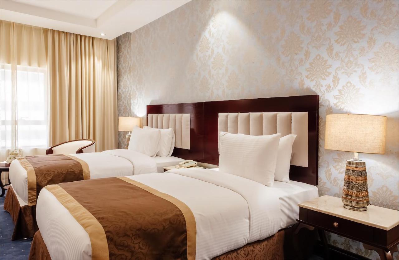 Crystal Plaza Al Majaz Hotel Шарджа Екстериор снимка
