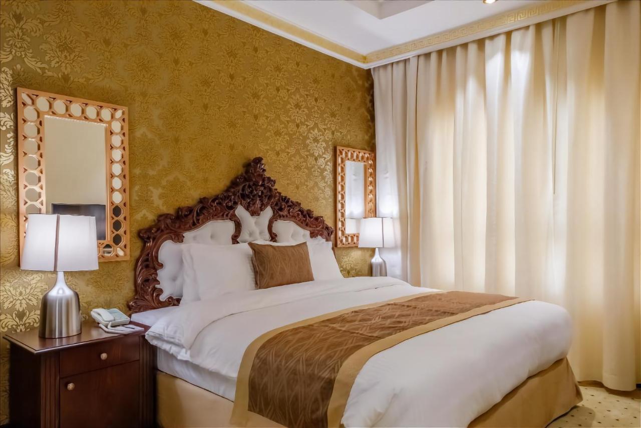 Crystal Plaza Al Majaz Hotel Шарджа Екстериор снимка