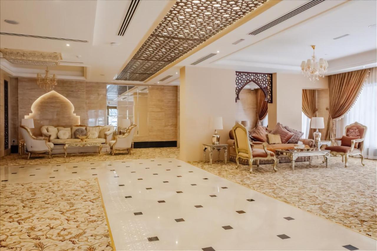Crystal Plaza Al Majaz Hotel Шарджа Екстериор снимка