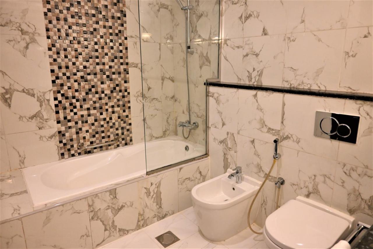 Crystal Plaza Al Majaz Hotel Шарджа Екстериор снимка