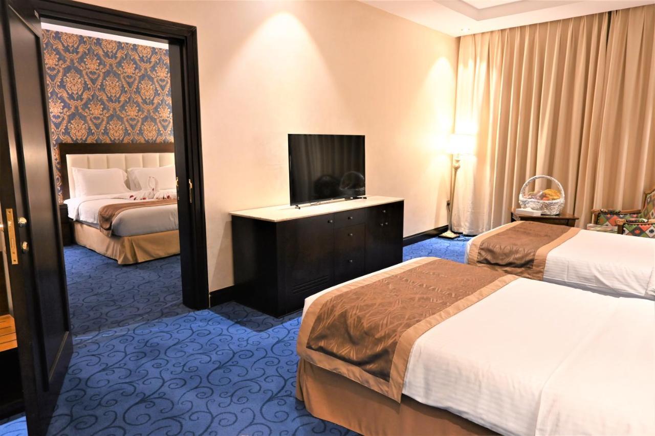 Crystal Plaza Al Majaz Hotel Шарджа Екстериор снимка