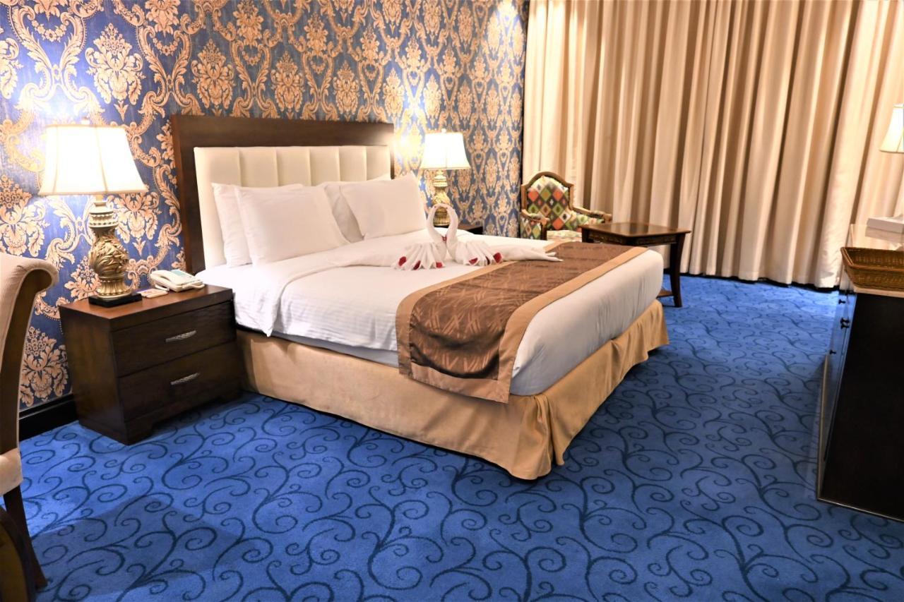 Crystal Plaza Al Majaz Hotel Шарджа Екстериор снимка
