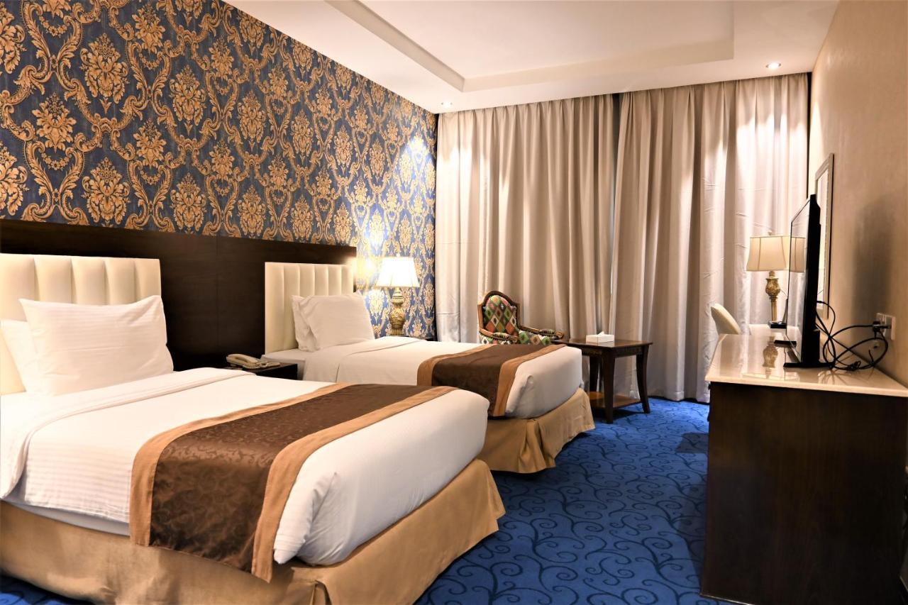 Crystal Plaza Al Majaz Hotel Шарджа Екстериор снимка