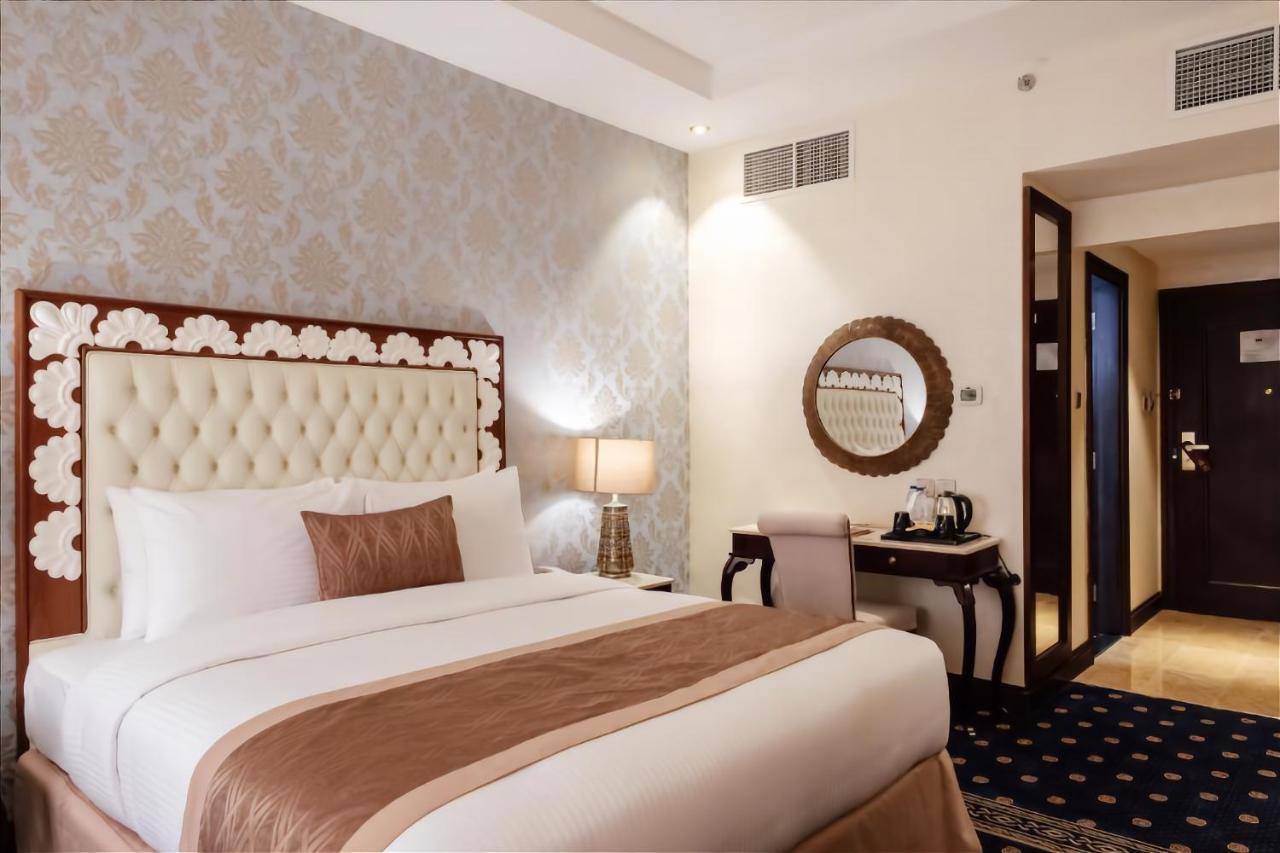 Crystal Plaza Al Majaz Hotel Шарджа Екстериор снимка
