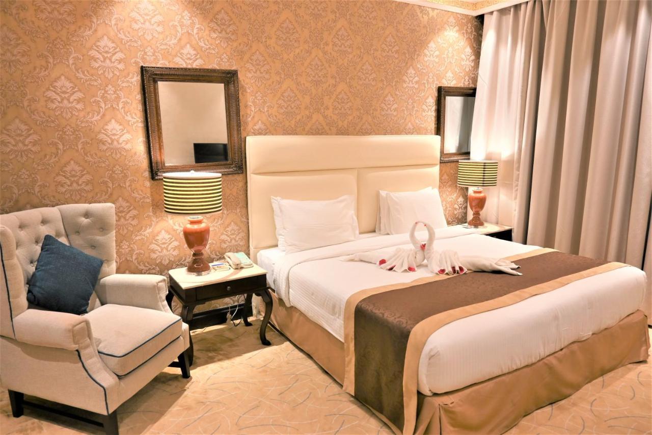 Crystal Plaza Al Majaz Hotel Шарджа Екстериор снимка